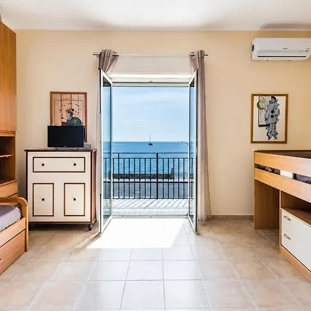 Balu Terrace On The Bay By Sicily Escape